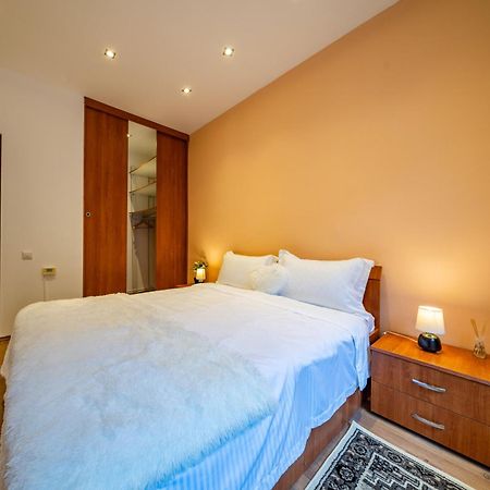 John Residence Apartment Brasov With Parking Option Exteriör bild