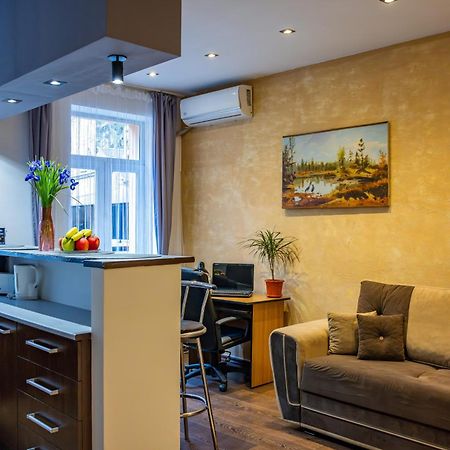 John Residence Apartment Brasov With Parking Option Exteriör bild