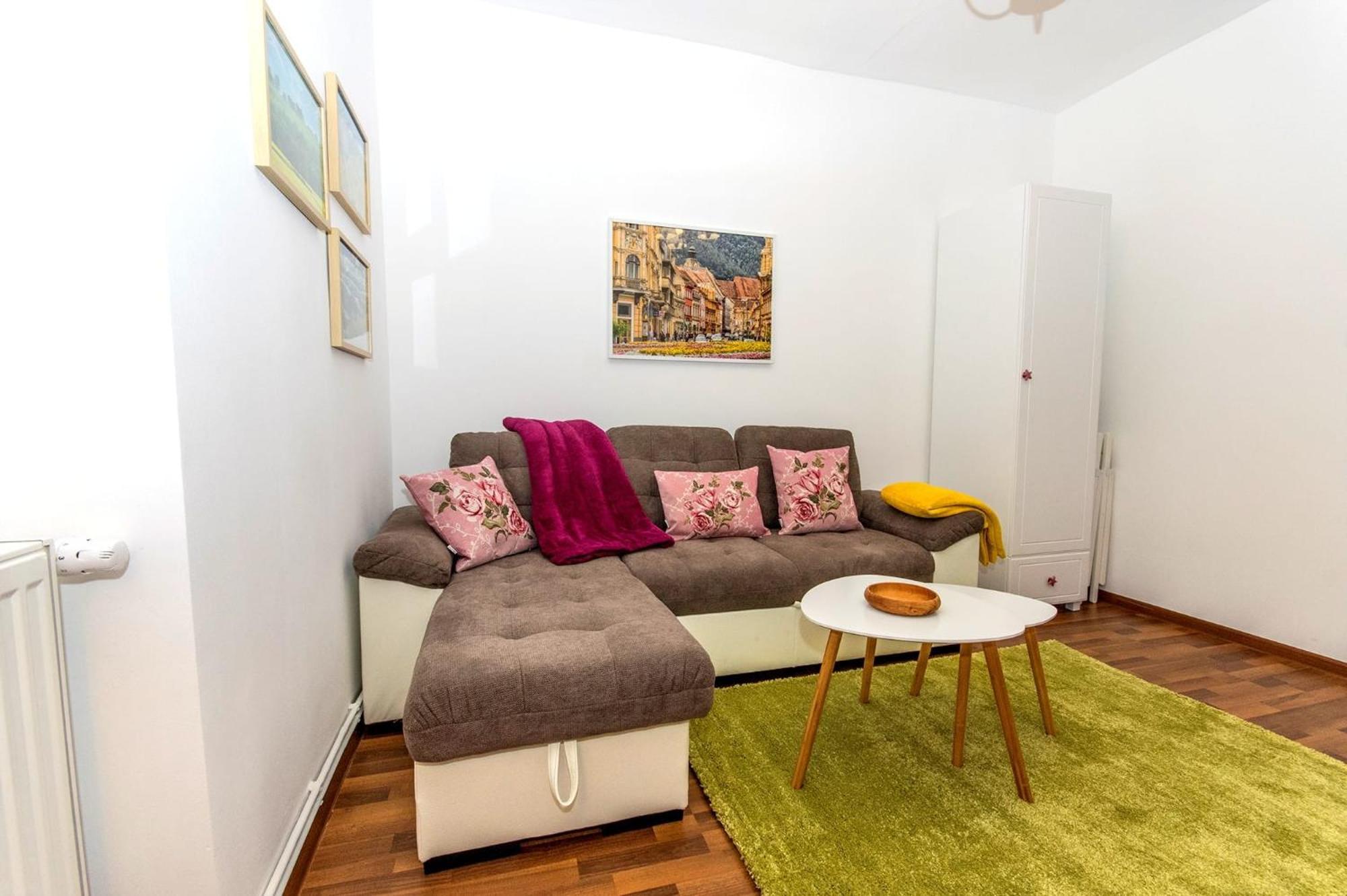 John Residence Apartment Brasov With Parking Option Exteriör bild