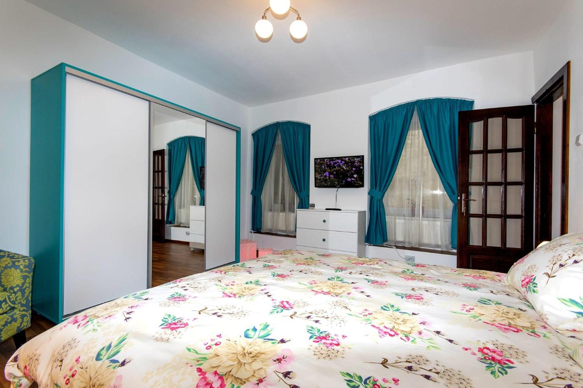 John Residence Apartment Brasov With Parking Option Exteriör bild