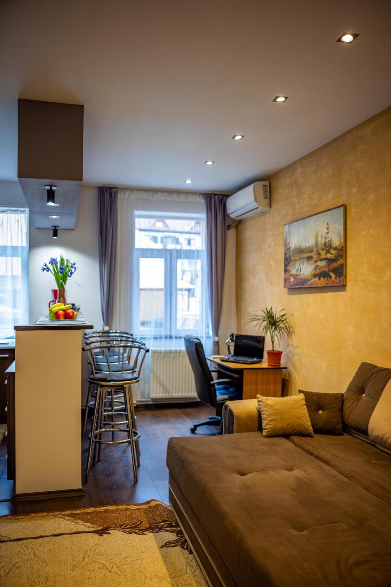 John Residence Apartment Brasov With Parking Option Exteriör bild