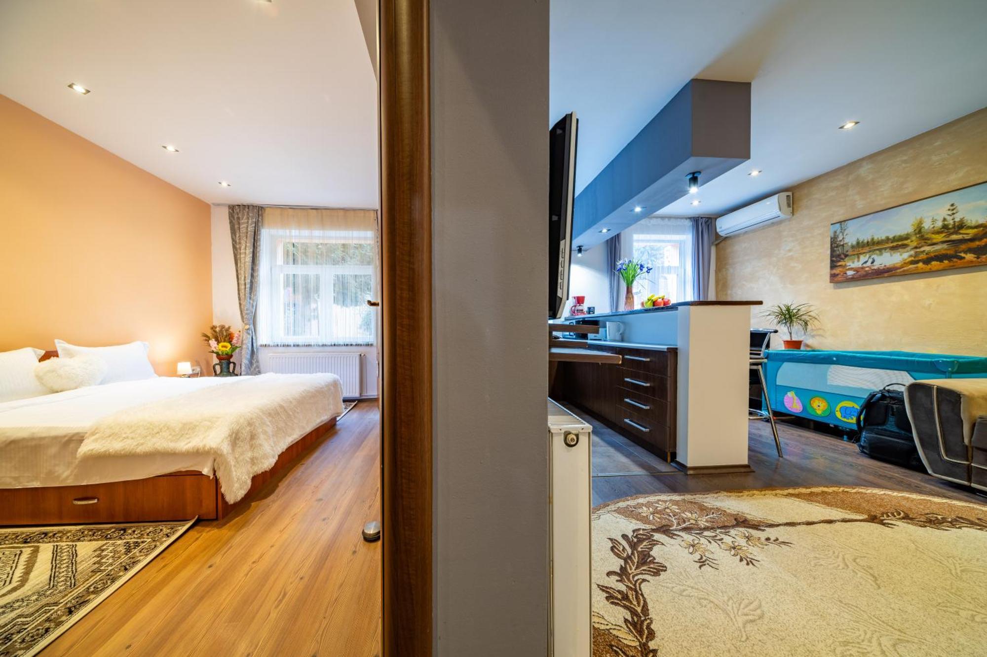 John Residence Apartment Brasov With Parking Option Exteriör bild